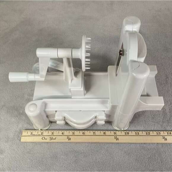 Tabletop Vegetable Spiralizer World Cuisine Turning Slicer Plastic Tri Blades - Picture 13 of 14